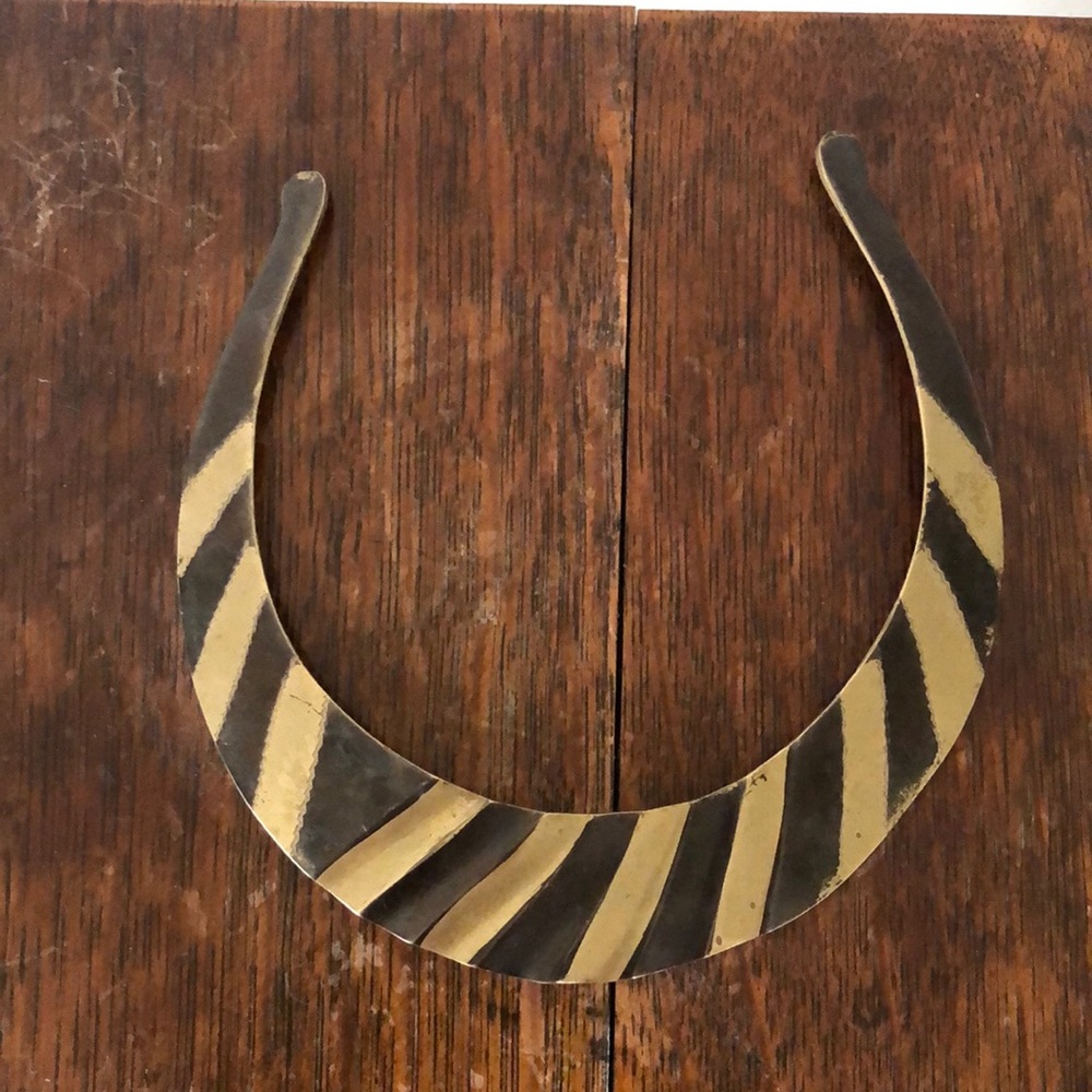 Vintage brass collar necklace.   Not signed.  Some tarnish.